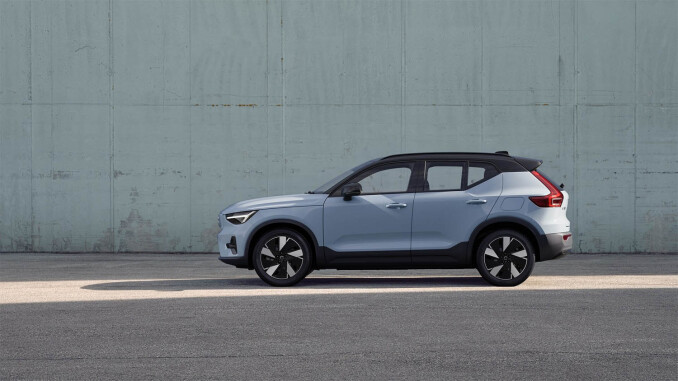 Volvo EX40 185kW Extended Range Plus 82kWh 5dr Auto Electric Estate - Image 9